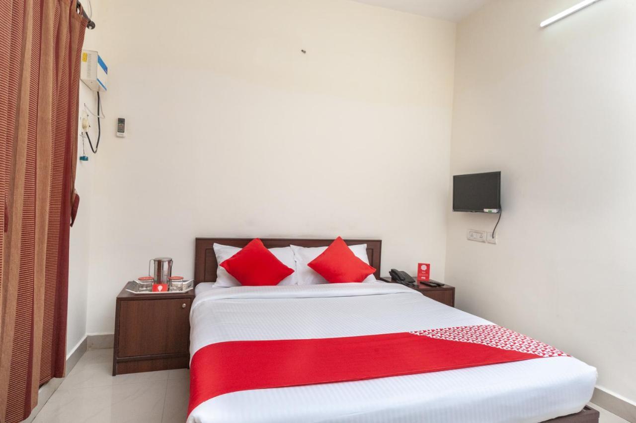 Oyo 22019 Skye Service Apartments Ченнаи Экстерьер фото